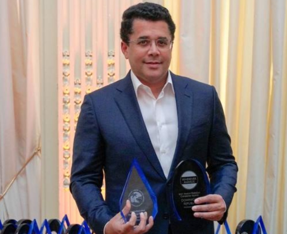 V Deo Rd Obtiene Dos Premios Internacionales Como Mejor Isla Del Caribe Y La M S Familiar