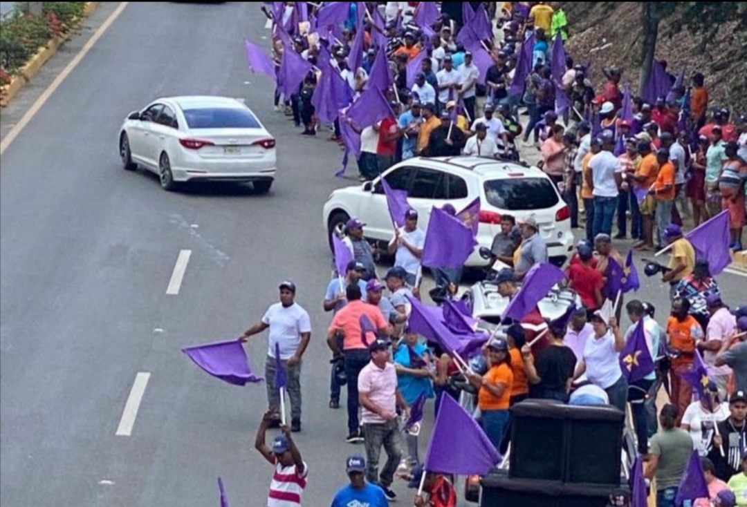 Pelede Stas Realizan Toques De Bandera Para Recibir A Vacacionistas