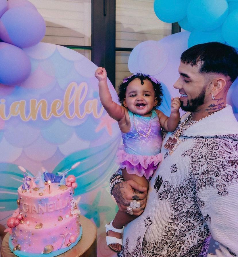 FOTOS Anuel AA celebra el primer año de una de sus hijas Gianella