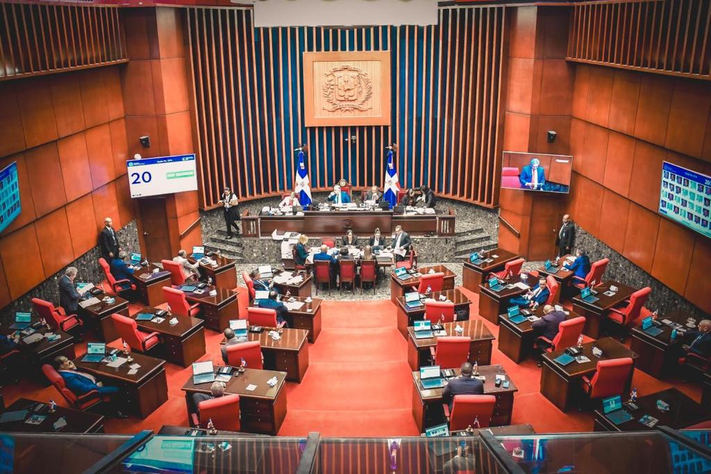 Senado aprueba en primera lectura Ley regula exploración y explotación