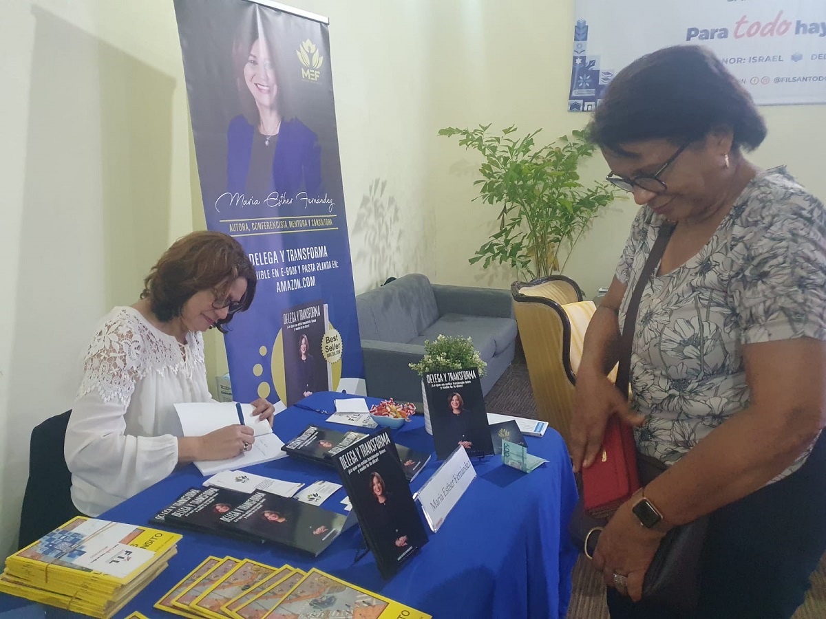 Mar A Esther Fern Ndez Presenta Su Libro Delega Y Transforma En La Xxv