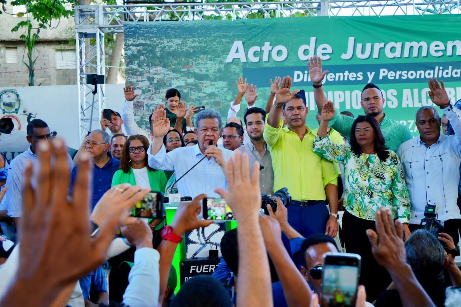 VIDEO Diputado Domingo de León tres miembros del CC del PLD varios