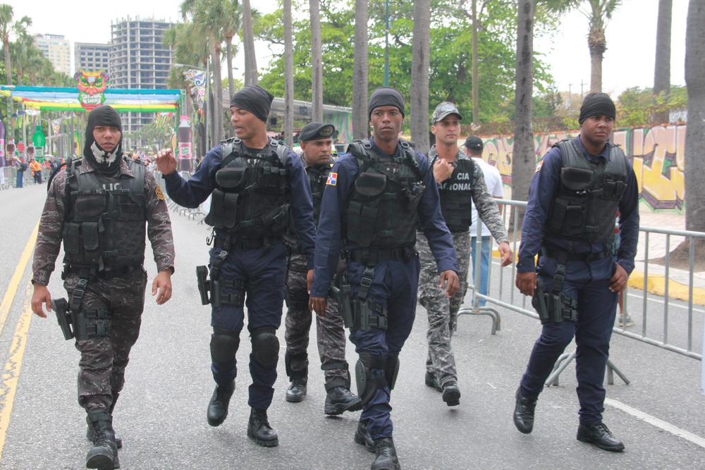 Cultura Desplegar Amplio Dispositivo De Seguridad En El Desfile