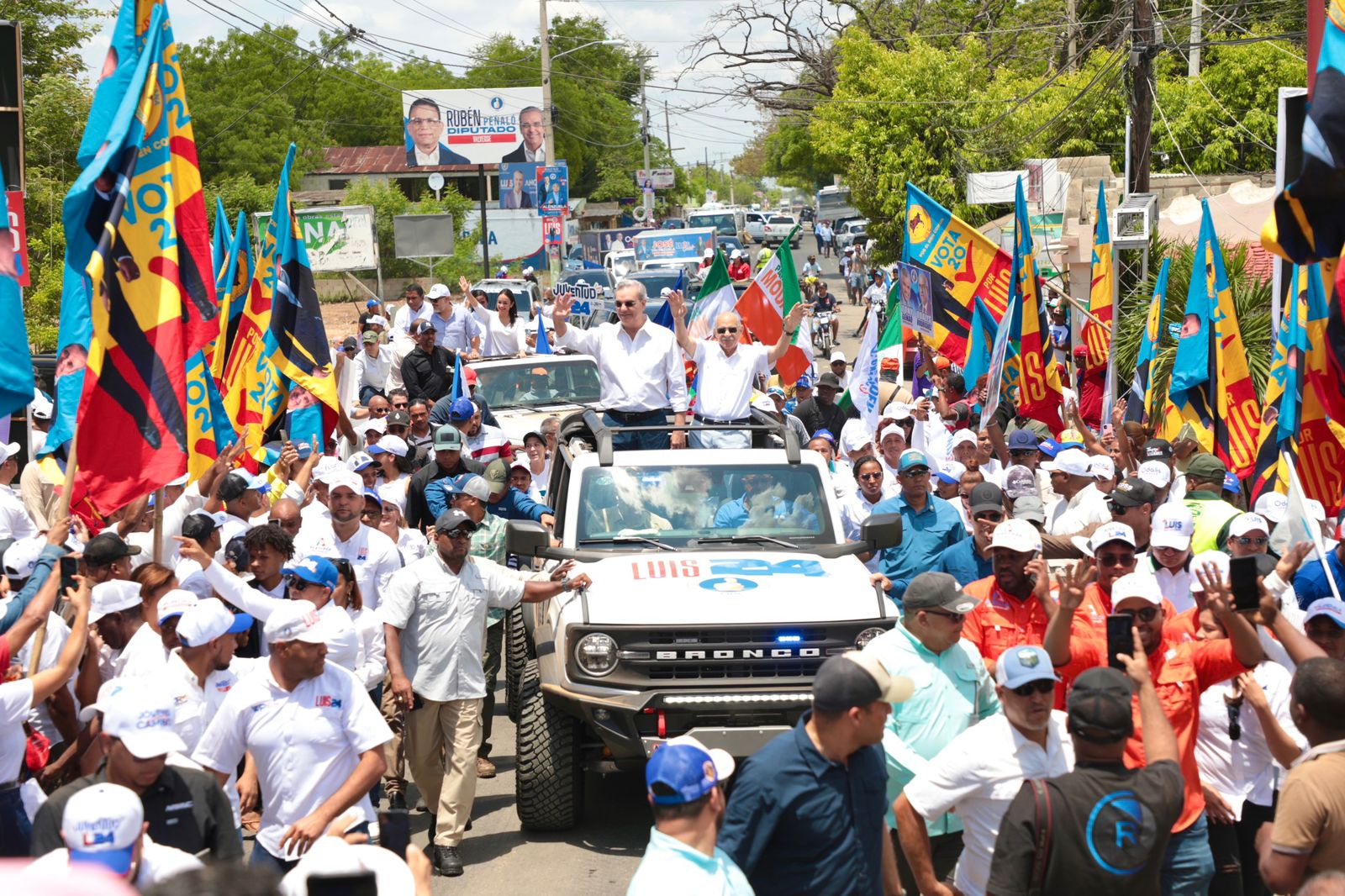 Abinader encabeza este sábado marcha caravana en Esperanza Valverde