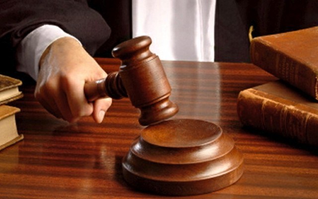 Sentencian a cinco años de prisión a tres hombres que agredieron a un abogado en Bahoruco