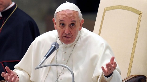 Vaticano rechaza acusación de "cruzado" contra el papa