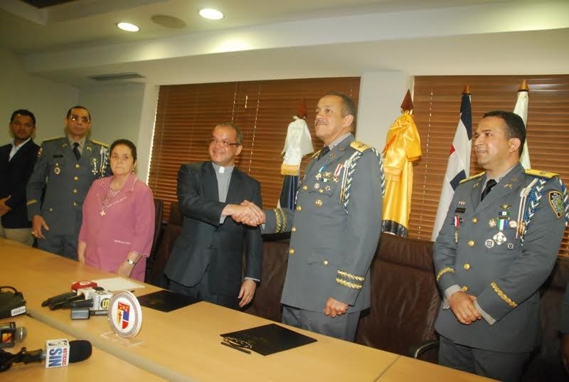 Policía Nacional y PUCMM firman convenio educativo interinstitucional