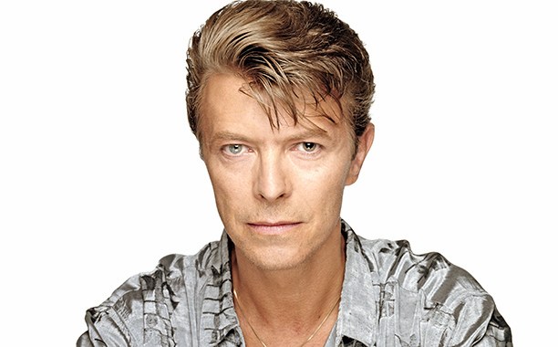 Pelo de David Bowie facturará miles de dólares en subasta