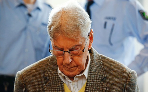 Prisión para ex guardia de Auschwitz de 94 años