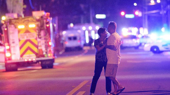 Policía de Orlando: 50 muertos en balacera, muere agresor