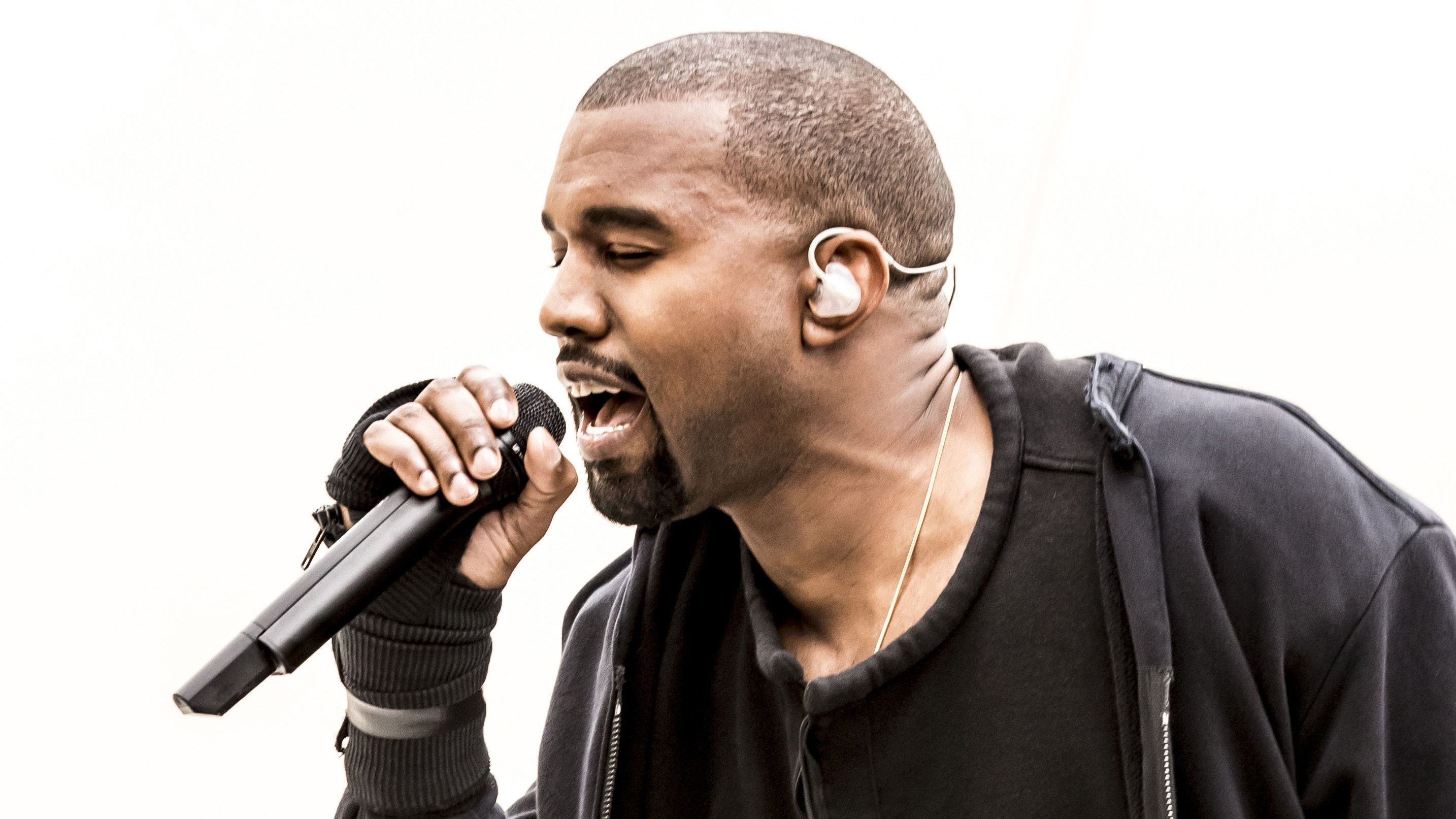 Concierto sorpresa de Kanye West en Nueva York se torna un caos
