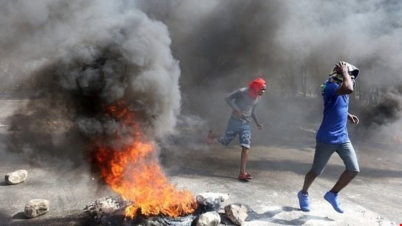 Primer ministro haitiano intenta calmar al país con nuevas medidas