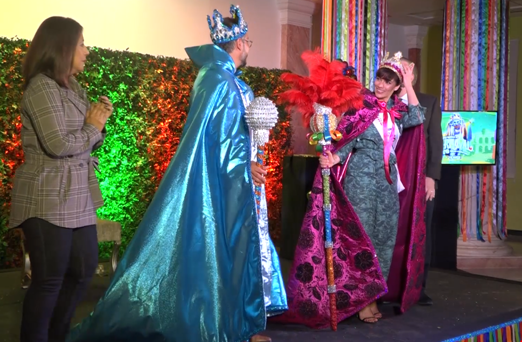 Frank Perozo y Nashla Bogaert fueron coronados como rey y reina del Desfile Nacional de Carnaval 2019