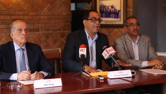 APD firma acuerdo político: Anuncia precandidatura de Carlos De Peña Evertsz como senador por el DN