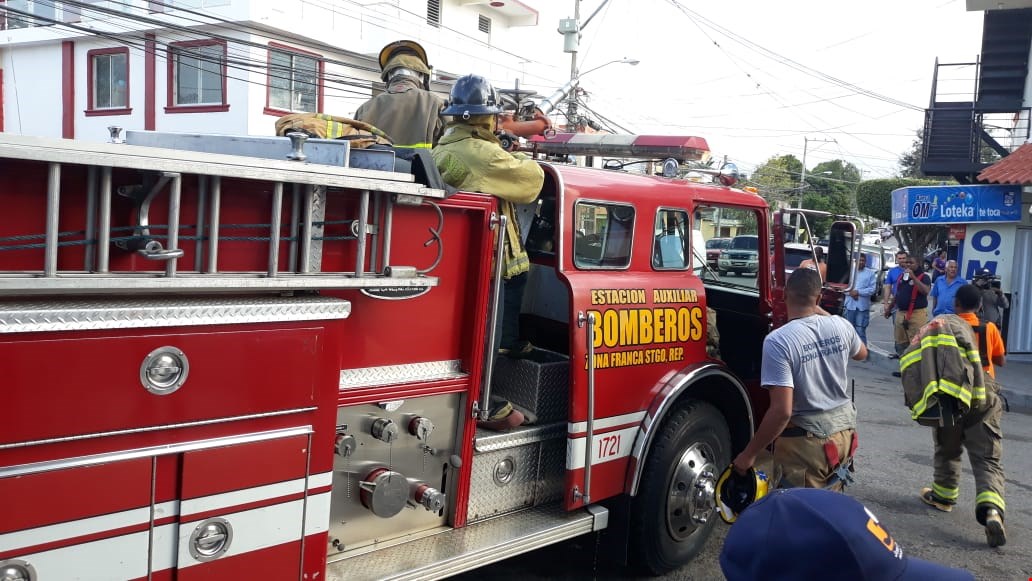 Incendio afecta área de enfermería del Hospital Periférico Ensanche Libertad de Santiago