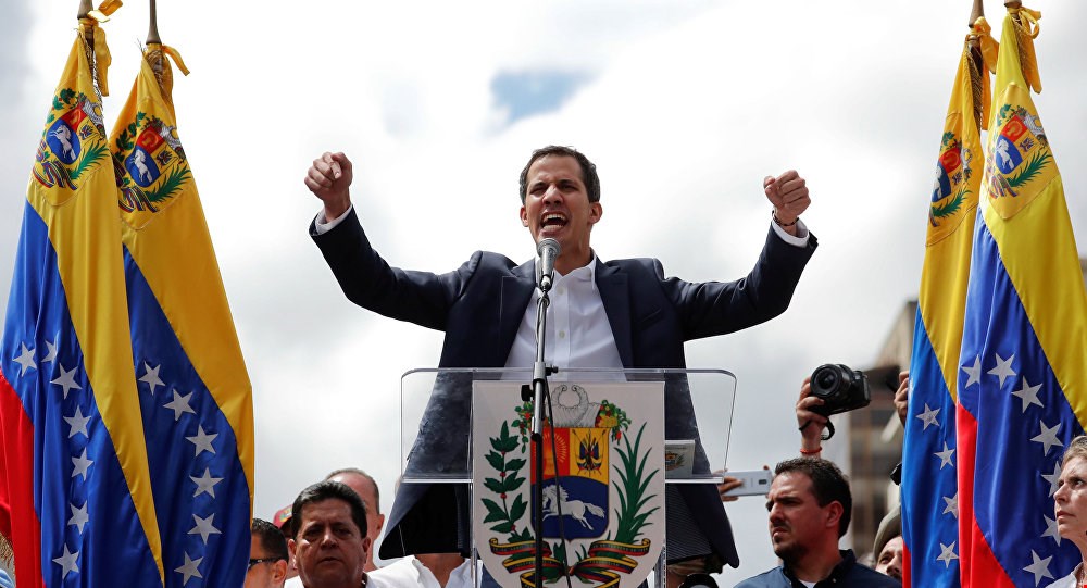 Guaidó y la crisis de Venezuela: fiscal general solicita prohibir la salida del país y congelar las cuentas del presidente de la Asamblea Nacional