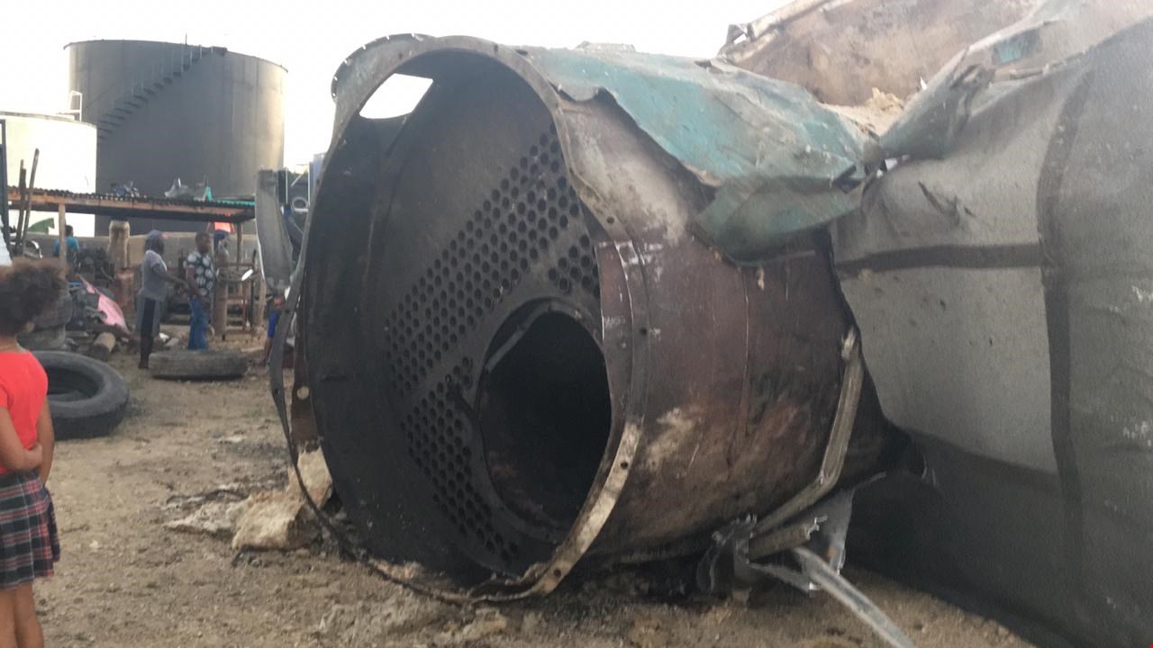 Dos muertos y cuatro heridos en explosión de empresa recicladora de aceite