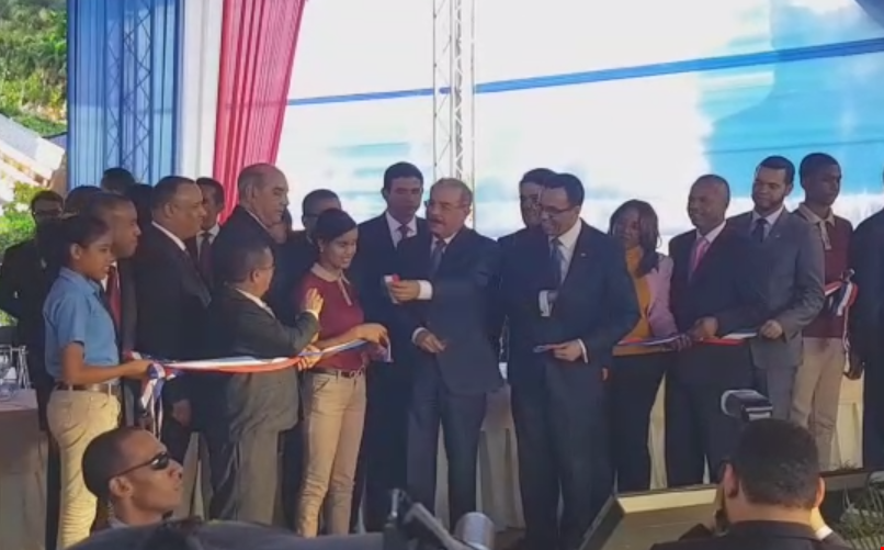 Presidente Medina entrega tres nuevos planteles educativos en Espaillat