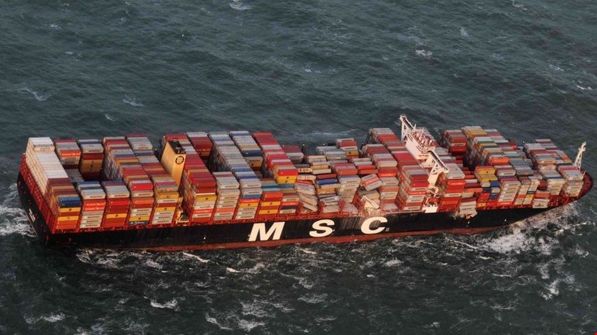 El barco de carga que perdió en alta mar 270 contenedores cuyo contenido acabó en las costas de Holanda