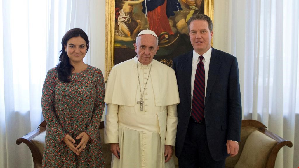 Sorpresa en Vaticano: dimiten portavoz y vicedirectora de la sala de prensa