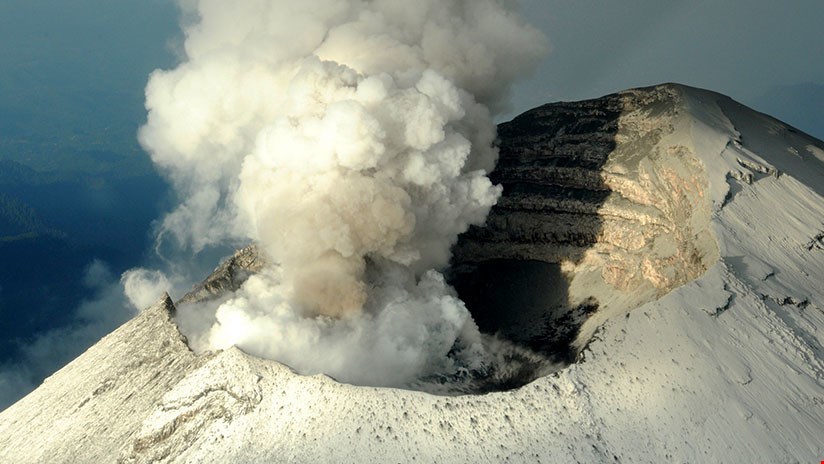 México: El volcán Popocatépetl entra en erupción