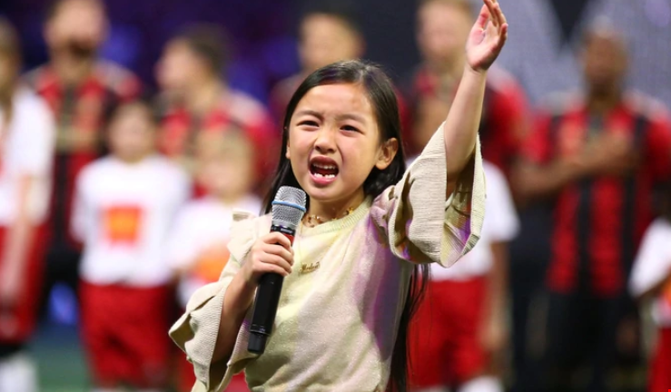 Niña de 7 años conmovió con su interpretación del himno de EEUU en la final de la MLS