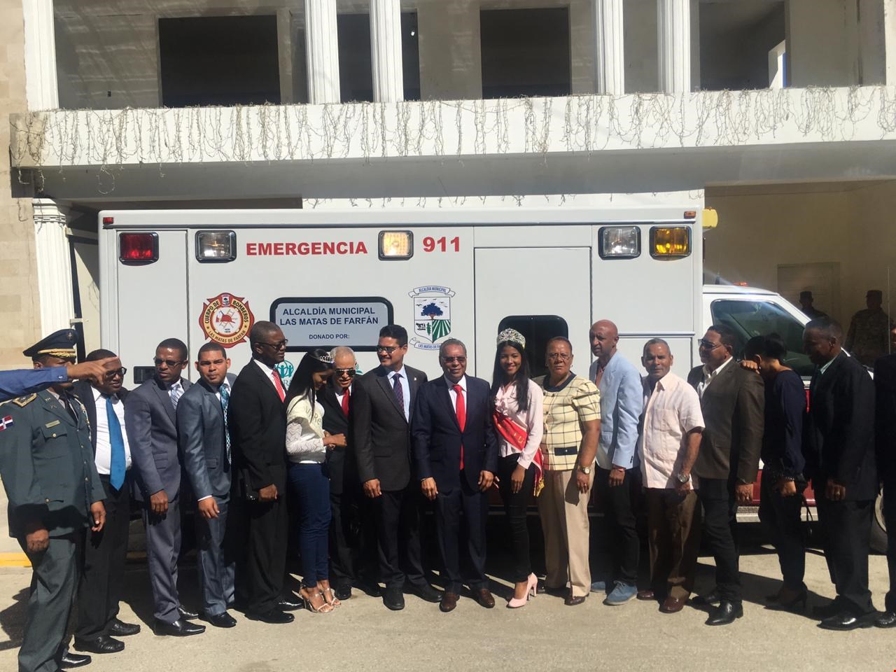 Iglesia Adventista del Séptimo Día donan ambulancia a Las Matas de Farfán