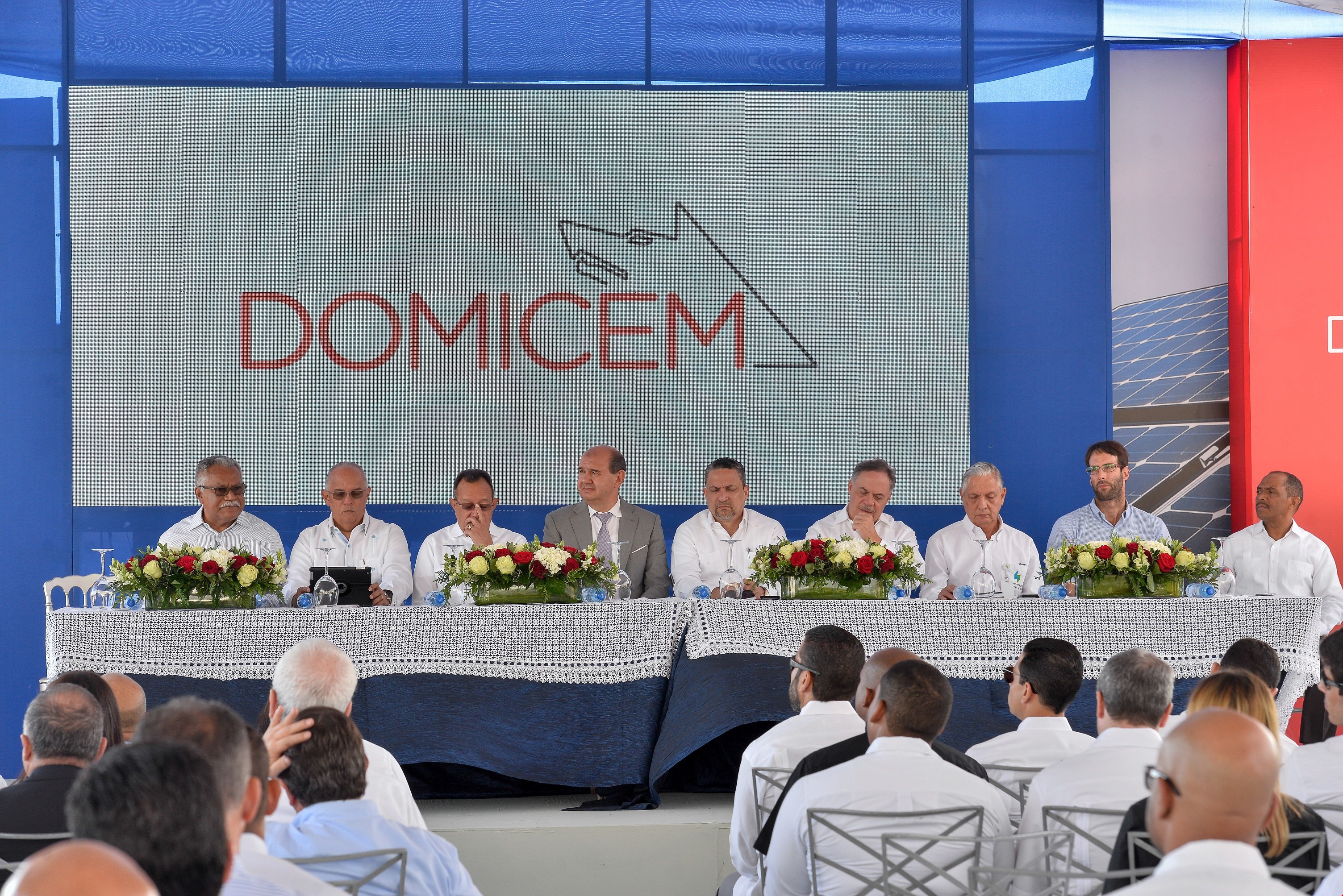 DOMICEM inaugura planta de energía fotovoltaica de 1.5 megas