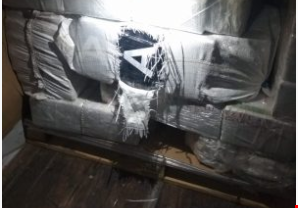 Confiscan 978 kilogramos de una sustancia que se presume es cocaína en el puerto de Haina