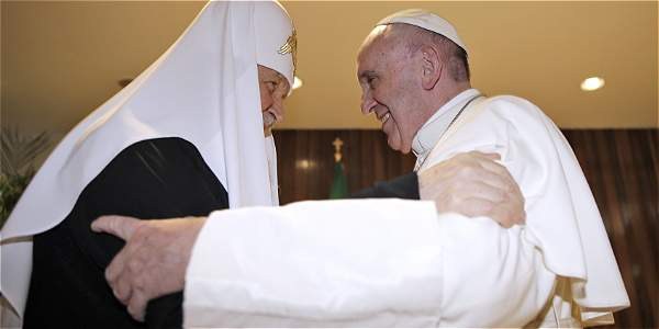 Papa visita a México tras cita histórica con patriarca ruso