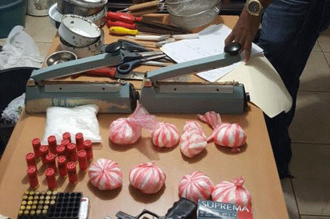 Policía y Ministerio Público desmantelan centro de distribución de drogas en Cabarete