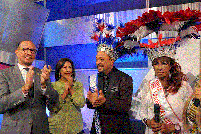 Michael Miguel y Fefita La Grande fueron coronados rey y reina del Carnaval Santo Domingo 2016