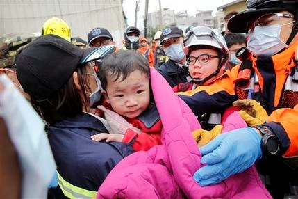 Sismo en Taiwán deja 14 muertos y cientos de heridos