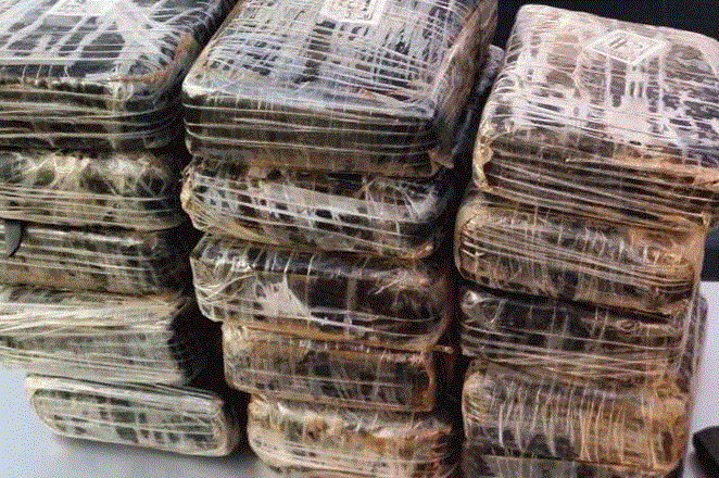DICAN apresa exraso del Ejército con 15 paquetes de cocaína