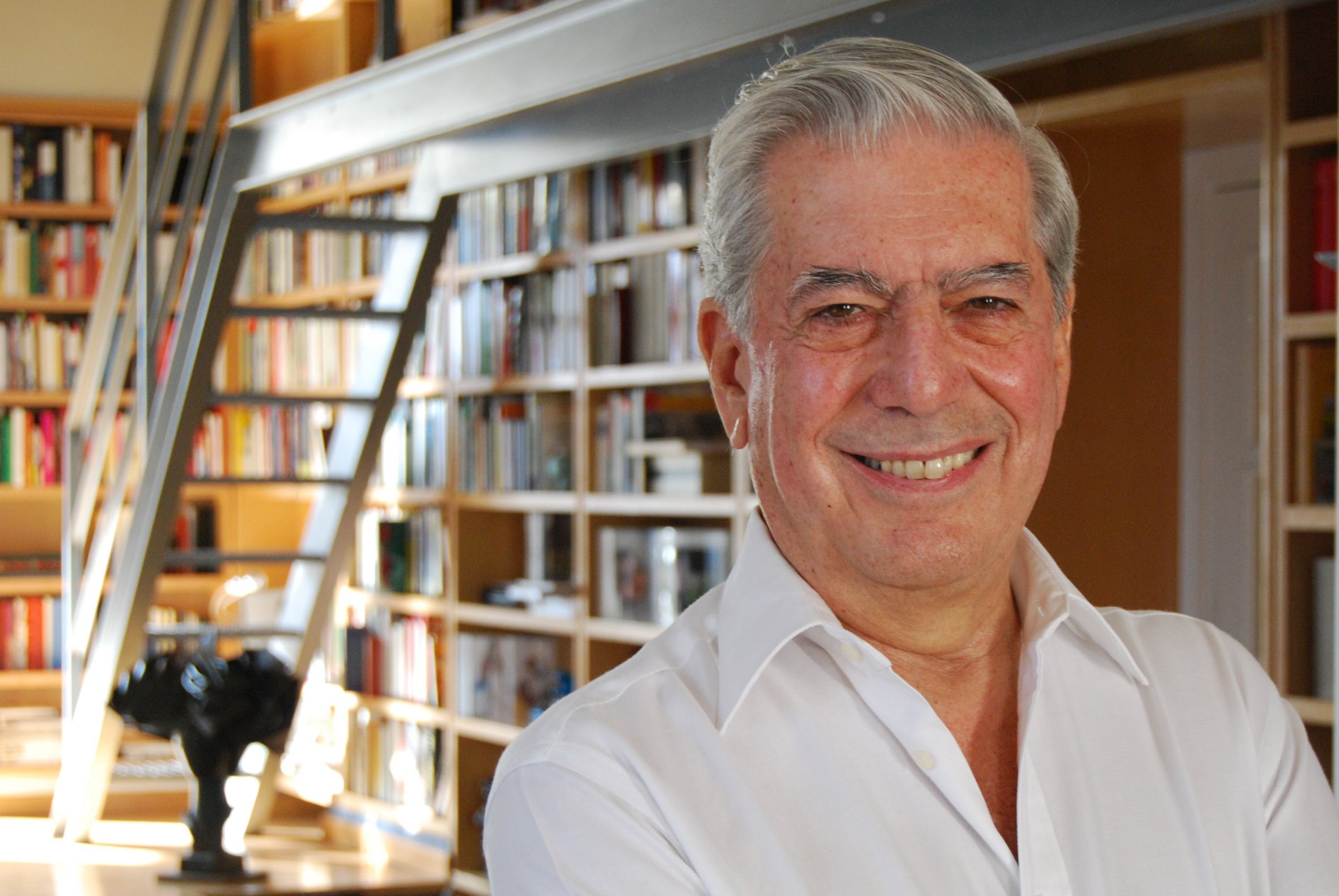 Mario Vargas agradece Premio Internacional Pedro Henríquez Ureña 2016