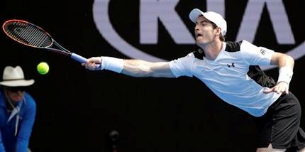 Andy Murray avanza en Australia, que se despide de Hewitt