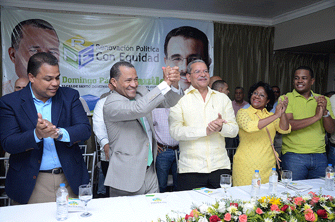“Renovación Política con Equidad” proclama a Domingo Páez candidato a alcalde Santo Domingo Este