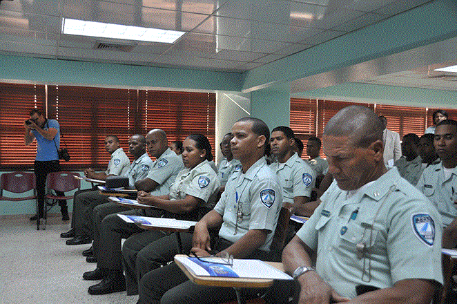 Cuarenta agentes de AMET son capacitados sobre “Dignidad Humana y Policía”