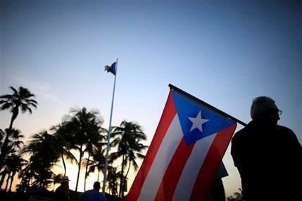 Puerto Rico revisa su plan de reforma fiscal; aumenta el déficit