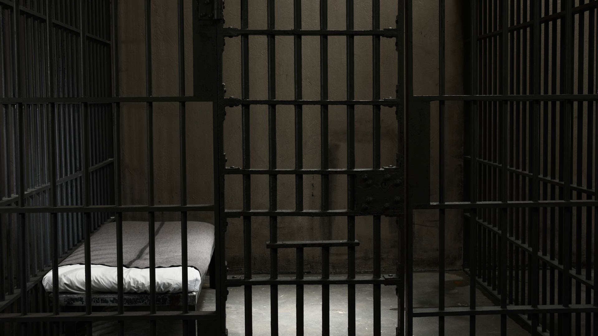 Diez años de prisión para hombre de 64 años que violó varias veces menor de 16