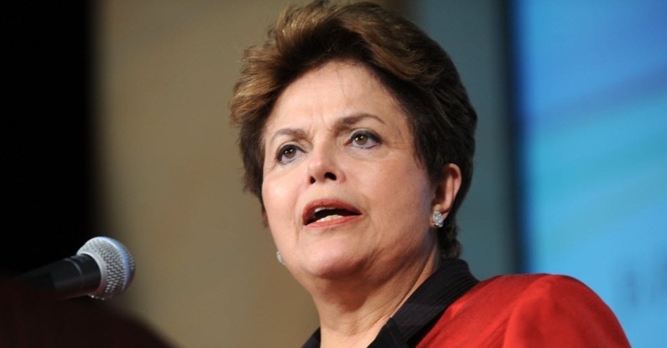 Ante su juicio político, Dilma Rousseff se enfoca en la economía de Brasil