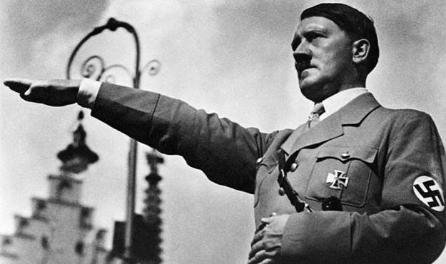 Publican "Mi Lucha" de Adolf Hitler en Alemania por primera vez desde la Segunda Guerra Mundial