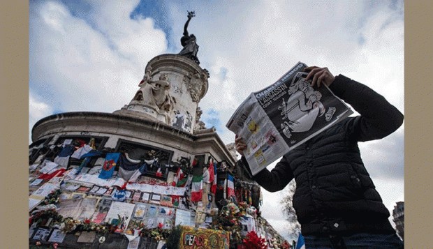 Francia conmemora un año de ataques a Charlie Hebdo