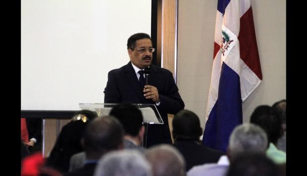Roberto Rosario valora aumento de dominicanos cedulados en el exterior