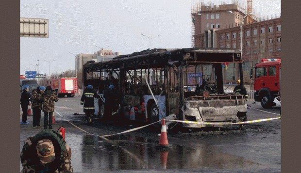 14 muertos y 30 heridos tras incendio de autobús en China