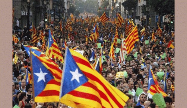 Independentistas catalanes buscan plan tras falta de acuerdo