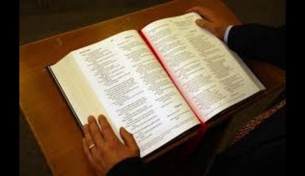 Traducen Biblia a versión moderna de lengua esquimal yupik