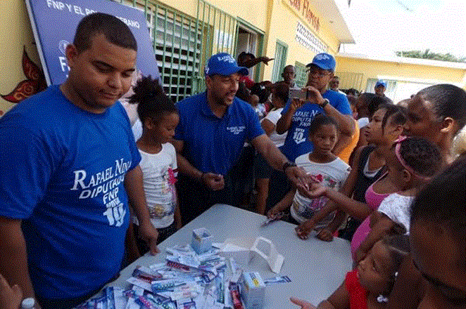 Candidato a diputado de la FNP ofrece operativo médico en San Cristóbal