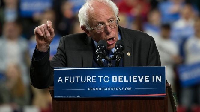 Sanders gana en Washington, Alaska y Hawaii