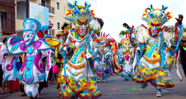 Todo está listo para la celebración del Desfile Nacional del Carnaval Santo Domingo 2016